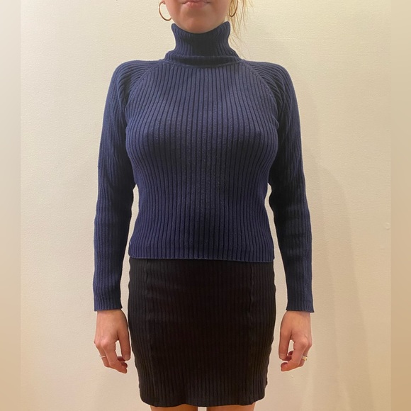 🔷Navy Blue Ribbed Turtleneck🔷 - Picture 4 of 5